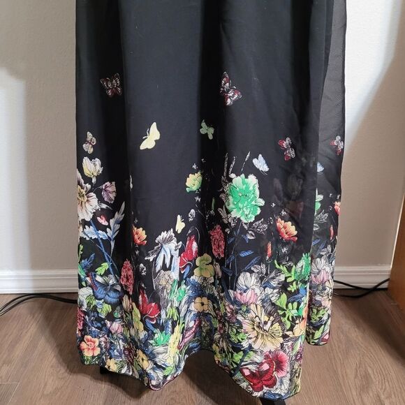 Beautiful black floral and butterfly maxi dress - Picture 5 of 6
